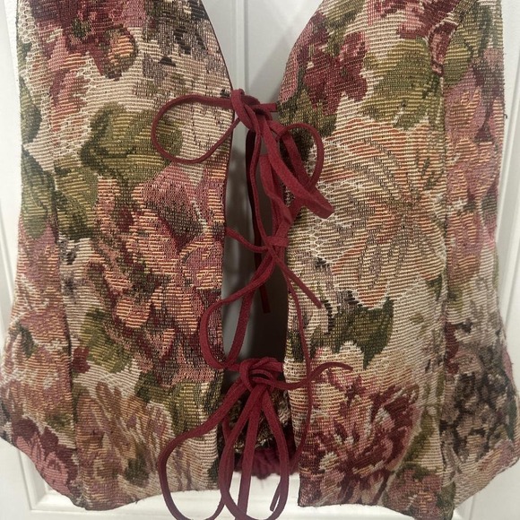 Windsor Floral Halter Tie Front Top Size L - Picture 3 of 5